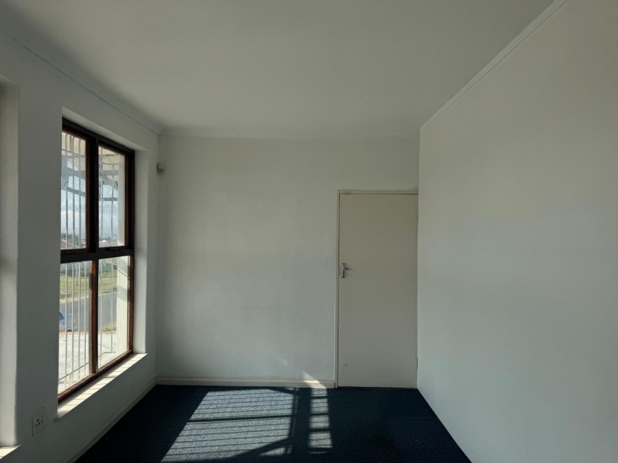 To Let commercial Property for Rent in Hillcrest Heights Western Cape